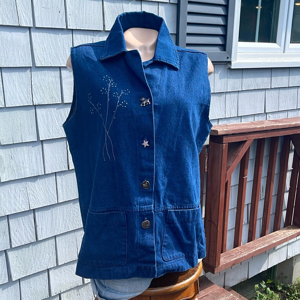 Lady Jane Denim / Jean Vest- Embroidered Flower- Front Pockets- Oversize…